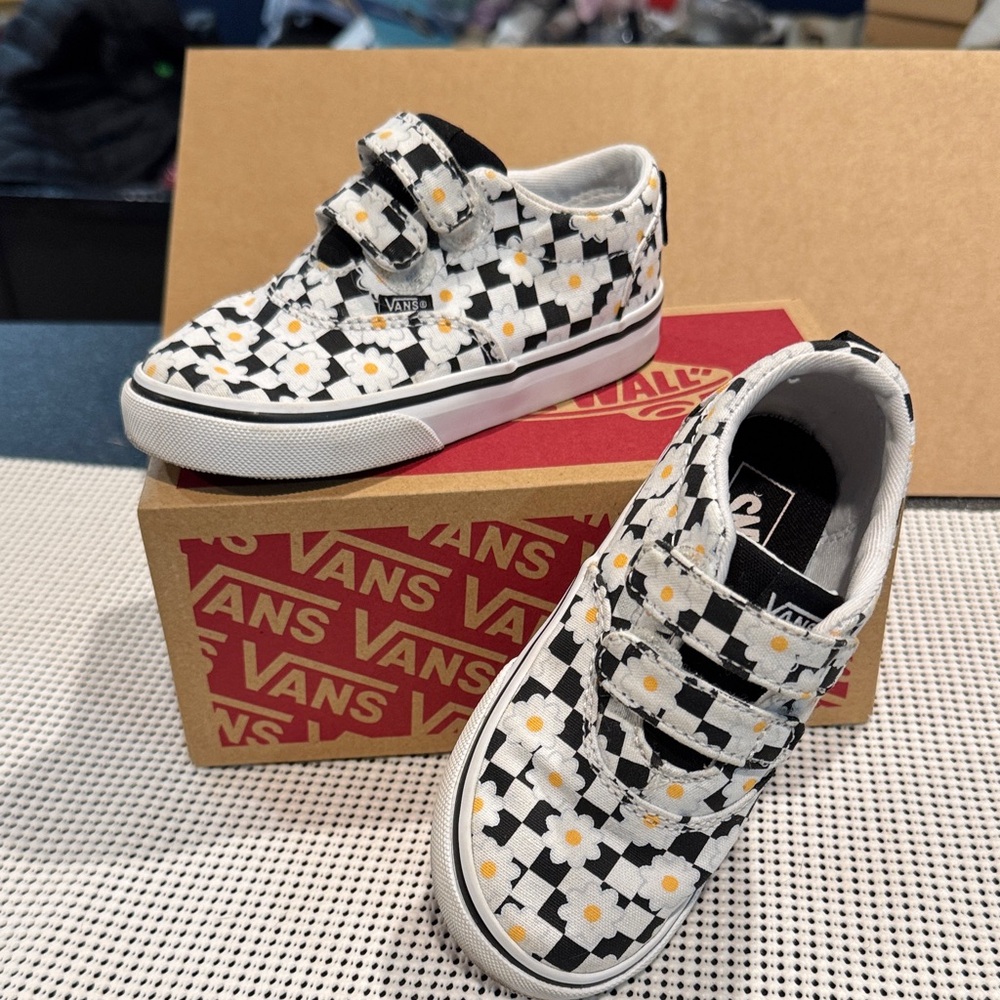 Vans Kids Checkerboard Daisy Velcro Sneakers - Black, White & Yellow size 8k